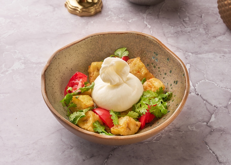 картинка Салат с хрустящими баклажанами и бурратой